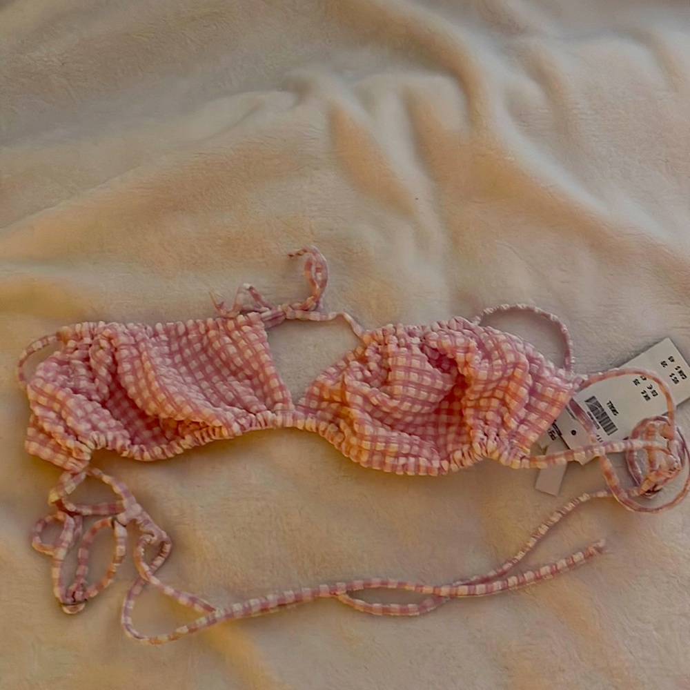 Brand new never worn Abercrombie and ditch swimsuit with the tags